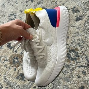 Nike flyknit running shoes